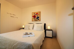 2 chambres, coffre-fort, lit de bébé portatif, accès au Wi-Fi (inclus)