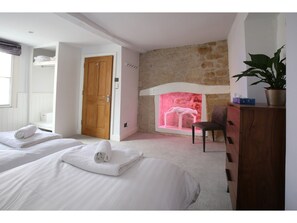 3 soverom, strykejern/-brett, wi-fi og sengetøy