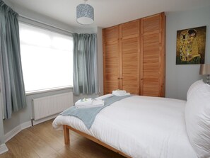 3 chambres, espace de travail pour ordinateur portable