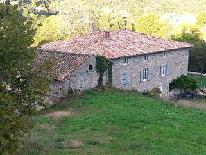 Front of property - La Maison Des Badons (Saint-Basile)
