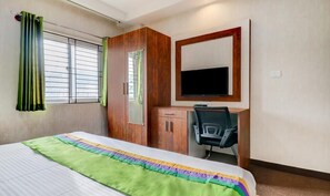 Desk, free WiFi, bed sheets - Mint Brookefield Suites (Bengaluru)