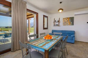 Biệt thự Deluxe, 4 phòng ngủ, hồ bơi riêng, quang cảnh biển | Bếp riêng | Tủ lạnh, lò vi sóng, lò nướng, bếp nấu 