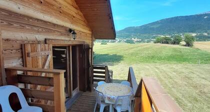 Chalet spacieux avec parking et terrasse Ă  Lans-en-Vercors