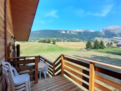 Spacious Chalet with Large Park in Lans-en-Vercors