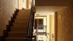 Staircase - Acacia Luxurious Apartments (Nairobi)