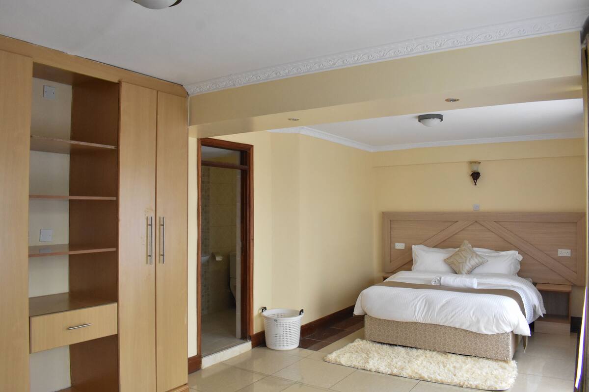 Standard-Apartment, 2 Schlafzimmer | 1 Schlafzimmer, individuell eingerichtet, Schreibtisch