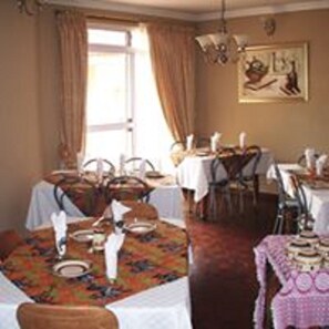 Breakfast, lunch and dinner served - Broken Hill Lodge (Kabwe)
