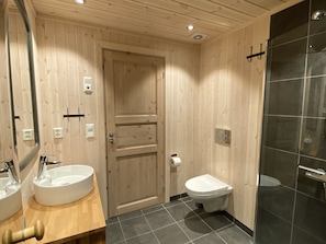 Utsikten | Bathroom - Lostegard Cabins (Gol)