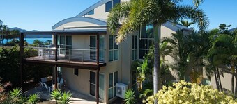 Cooinda Gardens 6 on Hamilton Island by HamoRent