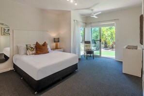 4 bedrooms, iron/ironing board, travel crib, free WiFi