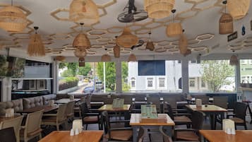 Se sirven desayunos, almuerzos, cenas y cocina internacional