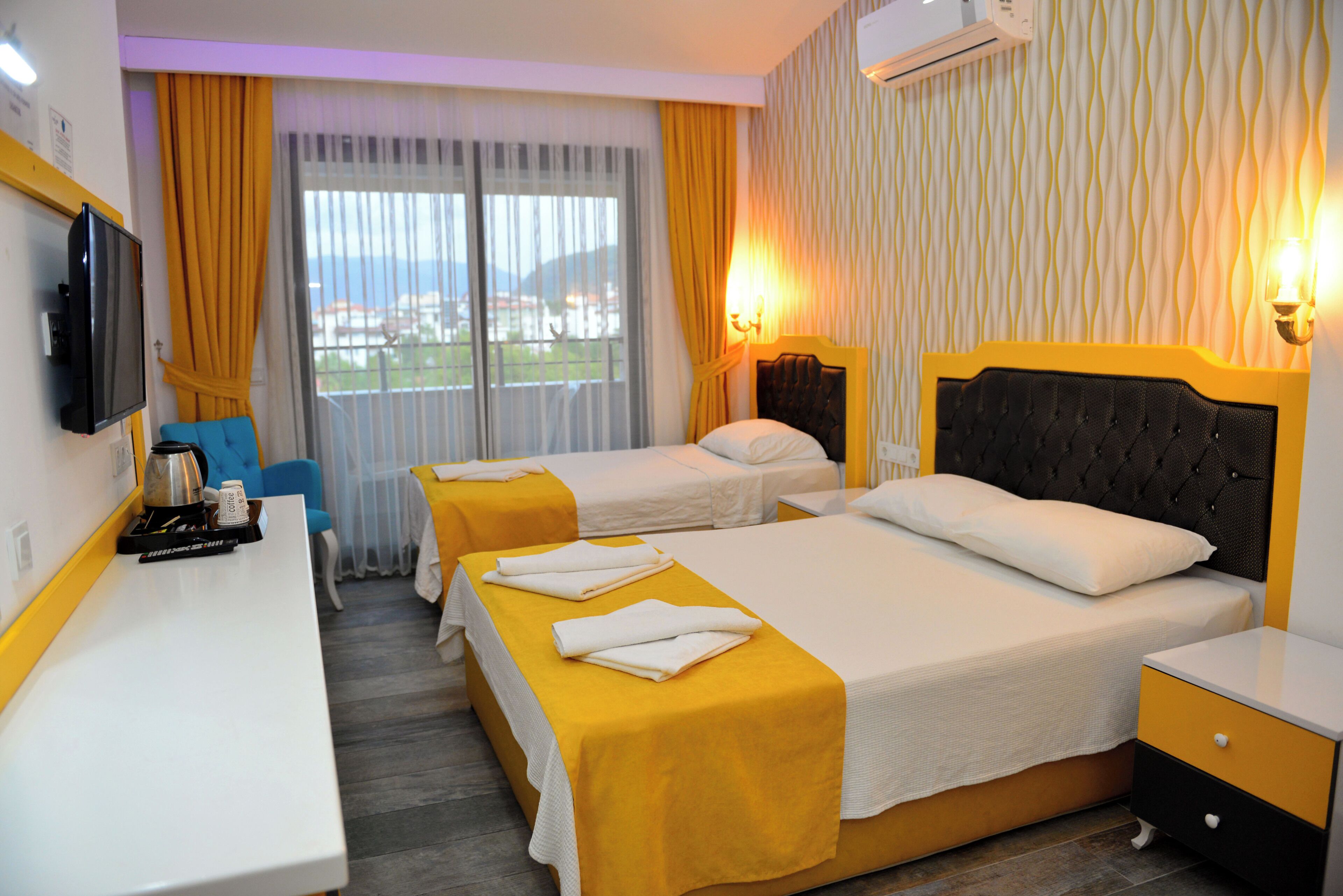 Standard Triple Room | Minibar, free WiFi, bed sheets