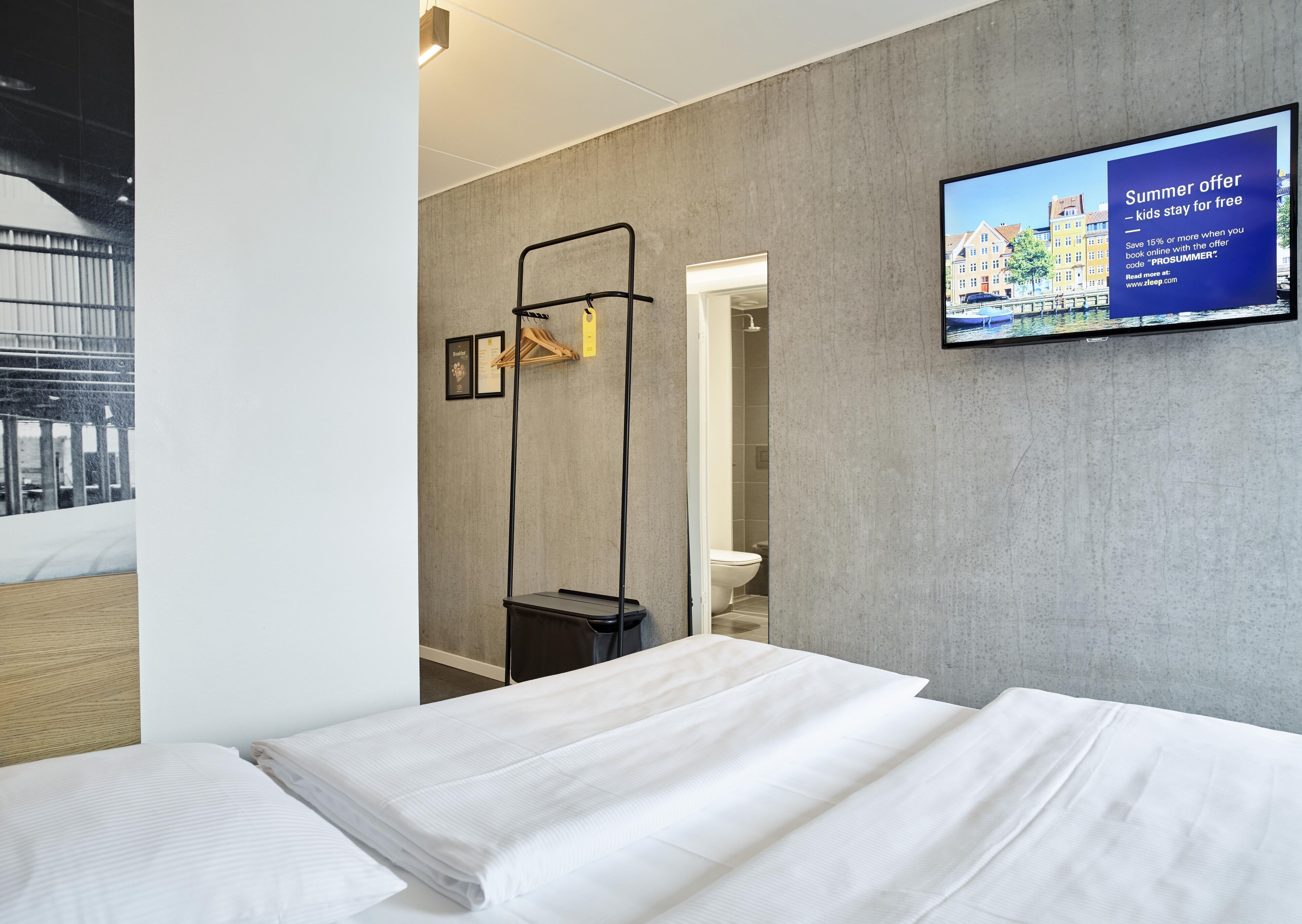 hypo-allergenic bedding, desk, soundproofing, free wifi