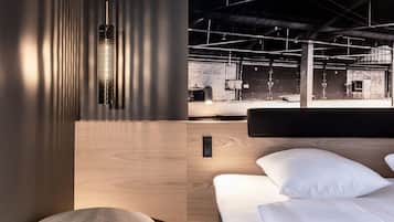 Hypo-allergenic bedding, desk, soundproofing, free WiFi