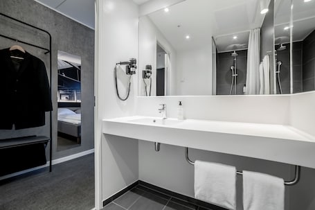 Ducha, toallas. Four Points Flex by Sheraton Lyngby