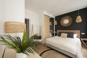 3 bedrooms, in-room safe, iron/ironing board, free WiFi