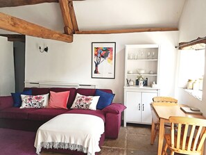 Smart TV, fireplace, DVD player