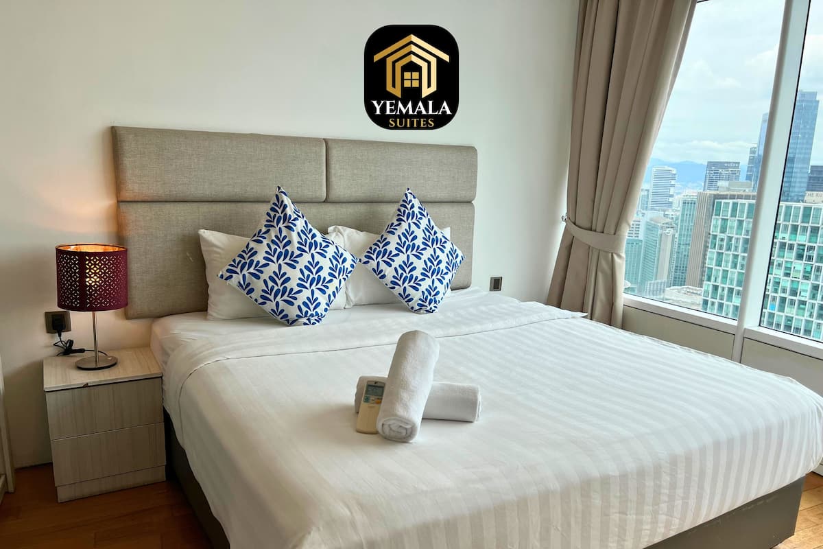 Departamento económico, 1 habitación, vista a la ciudad, torre | 2 habitaciones, ropa de cama de alta calidad y muebles diferentes