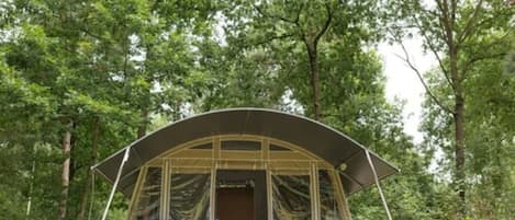 Tenda Comfort | 3 kamar tidur dan didekorasi berbeda-beda