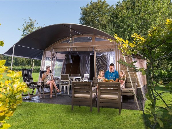 Comfort tent | 3 slaapkamers, individueel gedecoreerd, individueel gemeubileerd