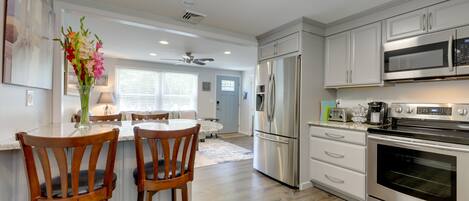 Coffee/tea maker, fridge, microwave, stovetop