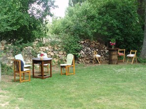 Breakfast (EUR 6 per person) - Hotel Rural La Huerta (Montejo de la Vega de la Serrezuela)