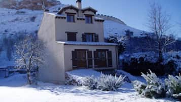 Façana frontal de l'allotjament