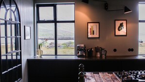 Villa, 4 camere da letto | Cucina privata | Macchina per tè/caffè, frigorifero con congelatore, forno, piano cottura