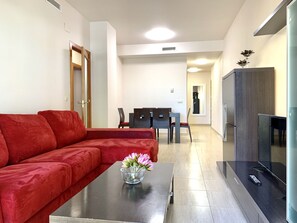 TV - S25 beautiful apartment + pool. near the beach (Salou)