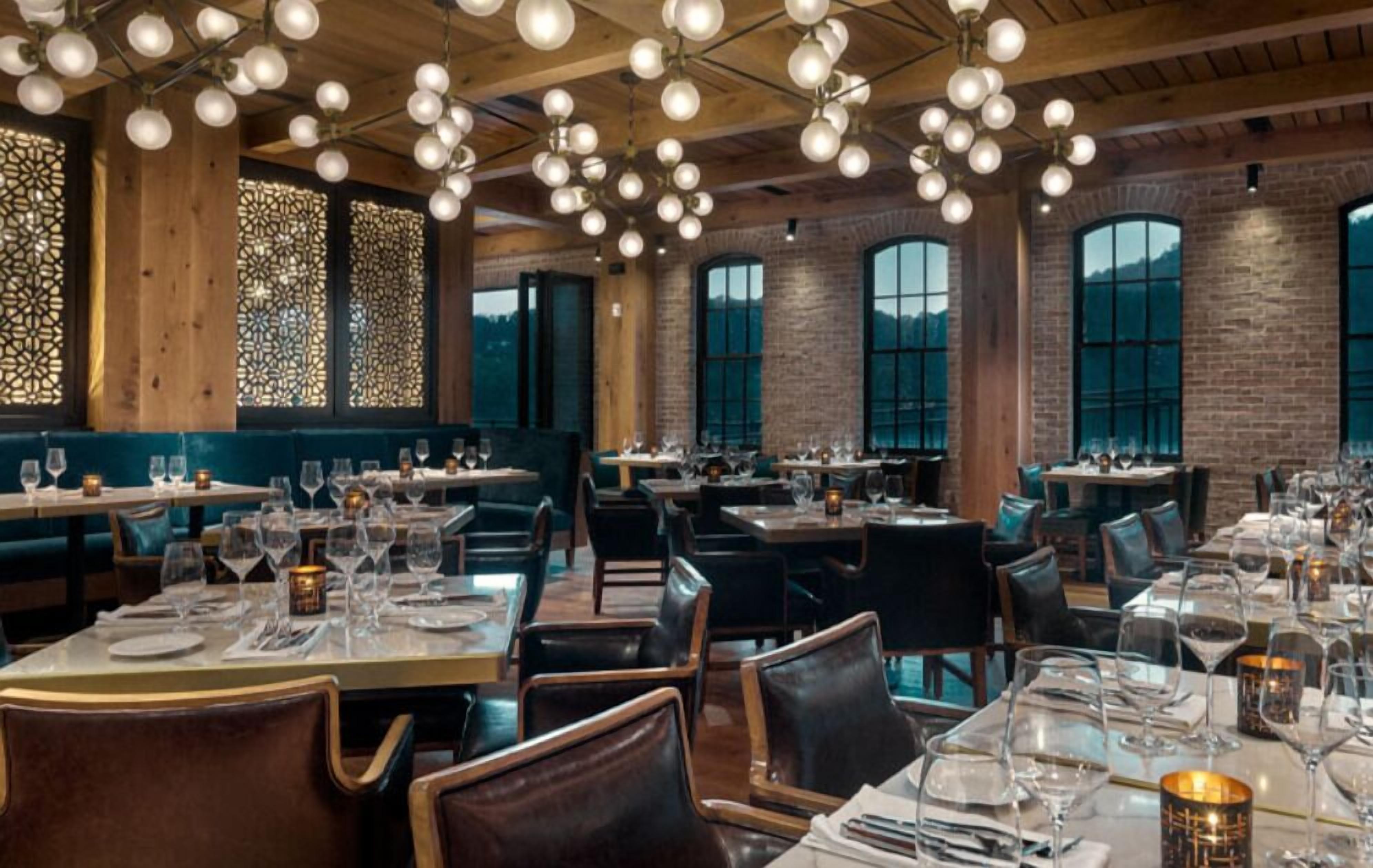 朝食 (オーダー形式)、毎日提供 (有料)