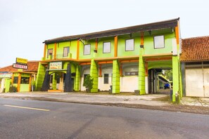 Exterior - SPOT ON 2730 Hotel Maribaya Indah Syariah (Cisayong)