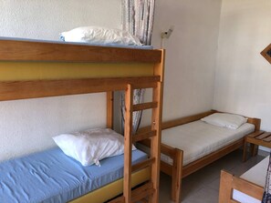 2 bedrooms - Spacious 3-Room Apartment with Pool, 100m to Shops, 800m to Aqualand - Le Barcarès (Le Barcarès)