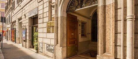 Entrée de l’hébergement