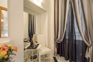 Single Room | Minibar, in-room safe, desk, blackout drapes - MyTime Rome (Rome)