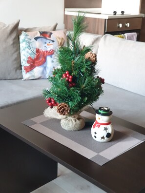 شقة | 1 غرفة نوم ومساحة عمل للكمبيوتر المحمول وتجهيزات عازلة للصوت