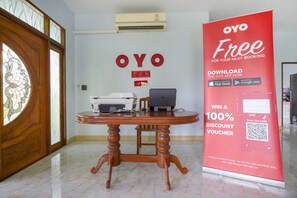 Reception - OYO 808 Kawin Home (Bangkok)