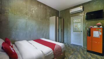 Standard Double Room | Free WiFi, bed sheets