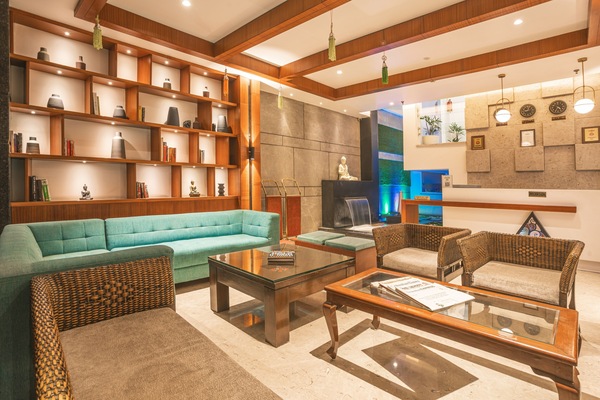 32-inch LCD TV with cable channels, TV