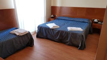 Minibar, free WiFi, bed sheets