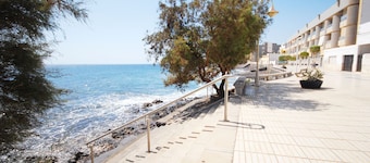 Cute little apartment close to promenade