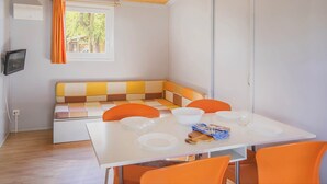 Comfort Bungalow | Living area - Camping Bella Terra (Blanes)
