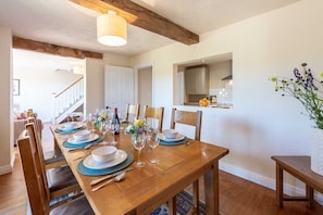 In-room dining - The Dinney Holiday Cottages (Bridgnorth)