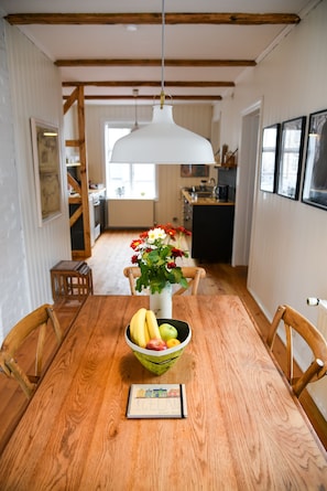 Apartment, 1 Bedroom (An Artistic Experience) | In-room dining