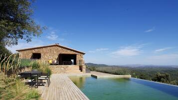 Outdoor pool, an infinity pool
