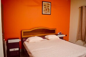 2 bedrooms, in-room safe, iron/ironing board, WiFi