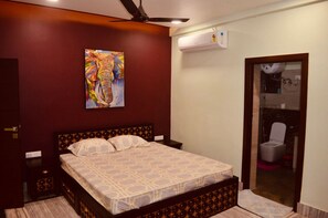 2 bedrooms, in-room safe, iron/ironing board, WiFi