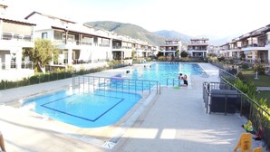 Seasonal outdoor pool - ROZA VİLLAS (Kusadasi)