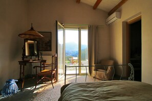 3 chambres, fer et planche Ă repasser, Wi-Fi, draps fournis