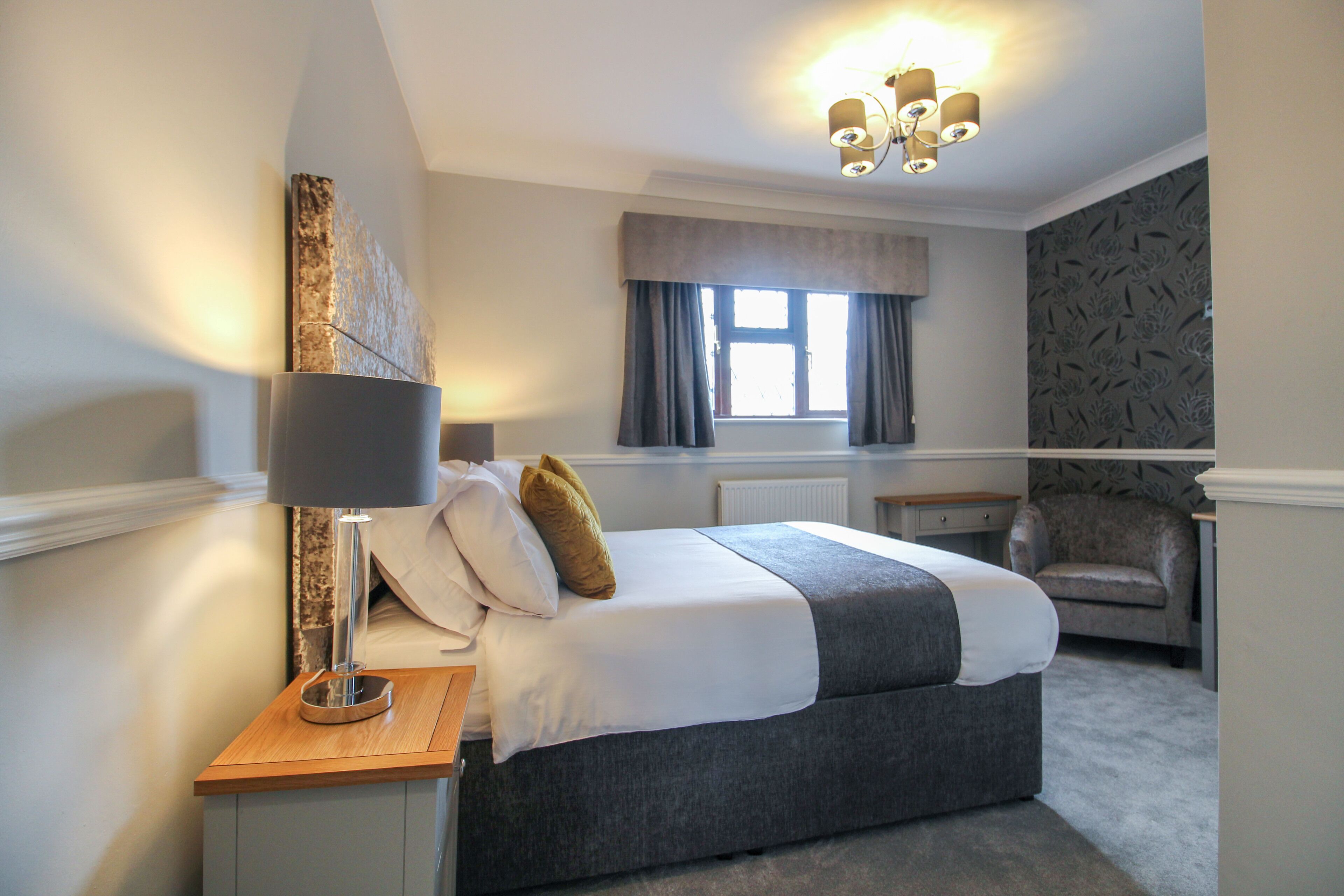 deluxe double room | individually decorated, individually furnished, desk, laptop workspace