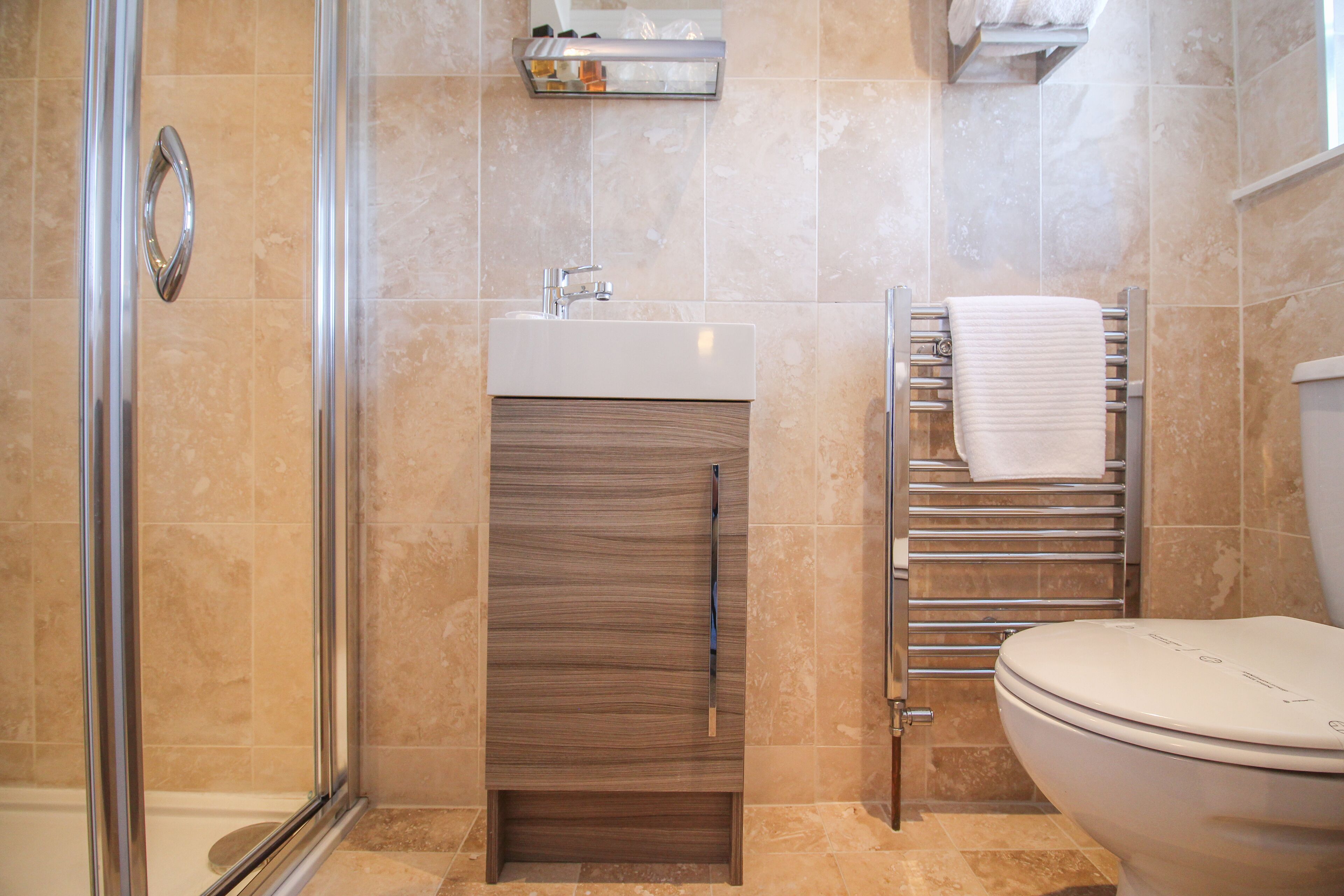 deluxe double room | bathroom | shower, free toiletries, hair dryer, towels